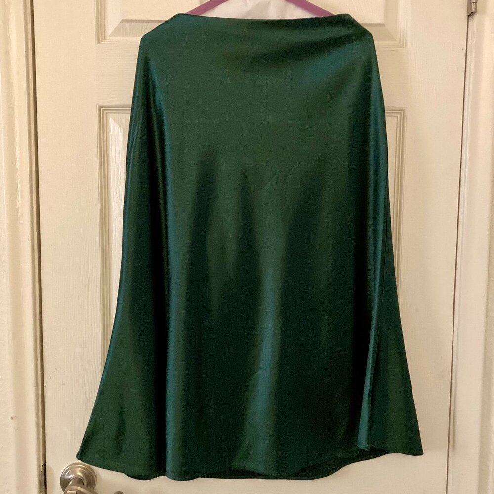 Excellent Condition, SZ XL (see measurements) Silky Satin Midi Slip Skirt, Green